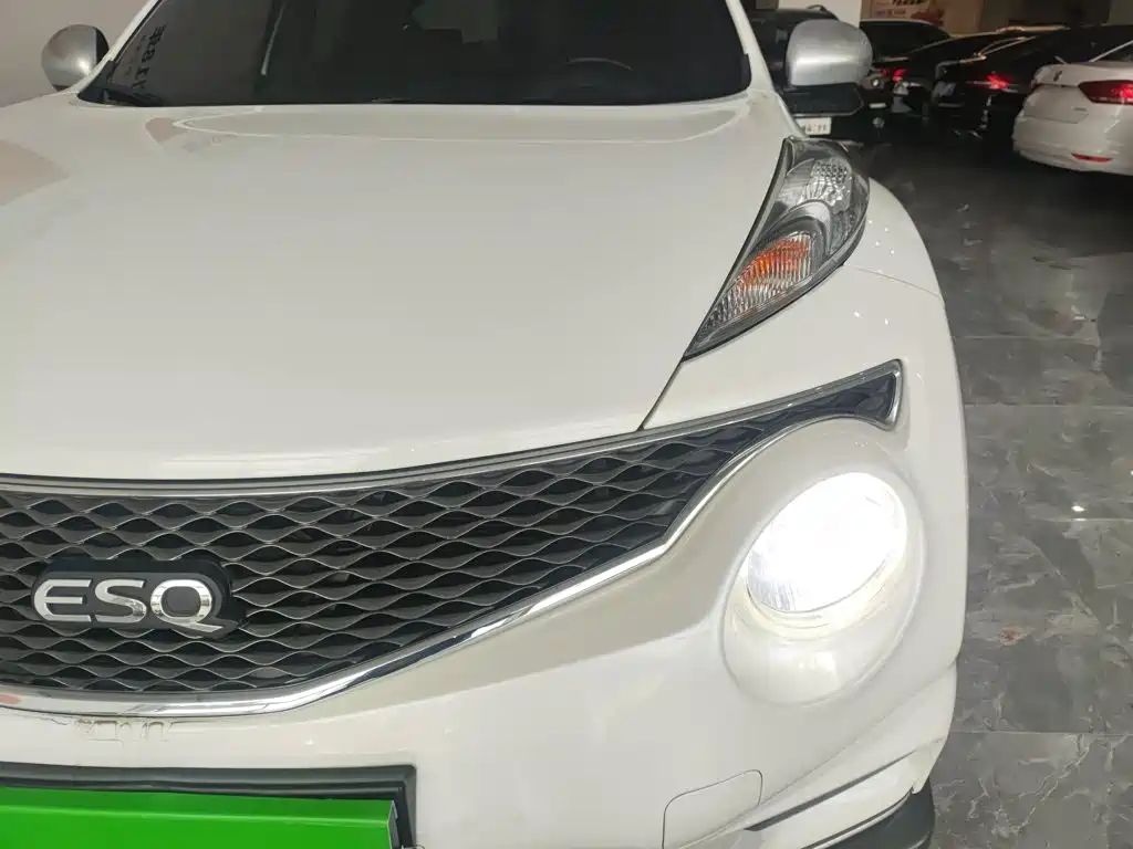 Infiniti ESQ 2015 2014 1.6L Free Edition