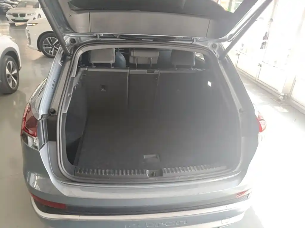 Photo 19 - Audi Q4 e-tron