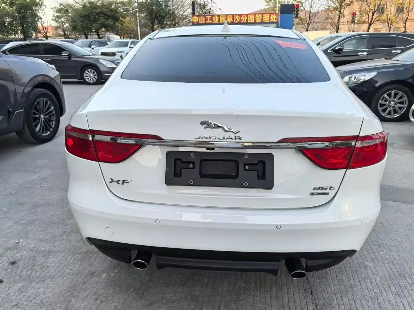 Jaguar XF 2016 2016 XF 2.0T 2WD Elegance Edition