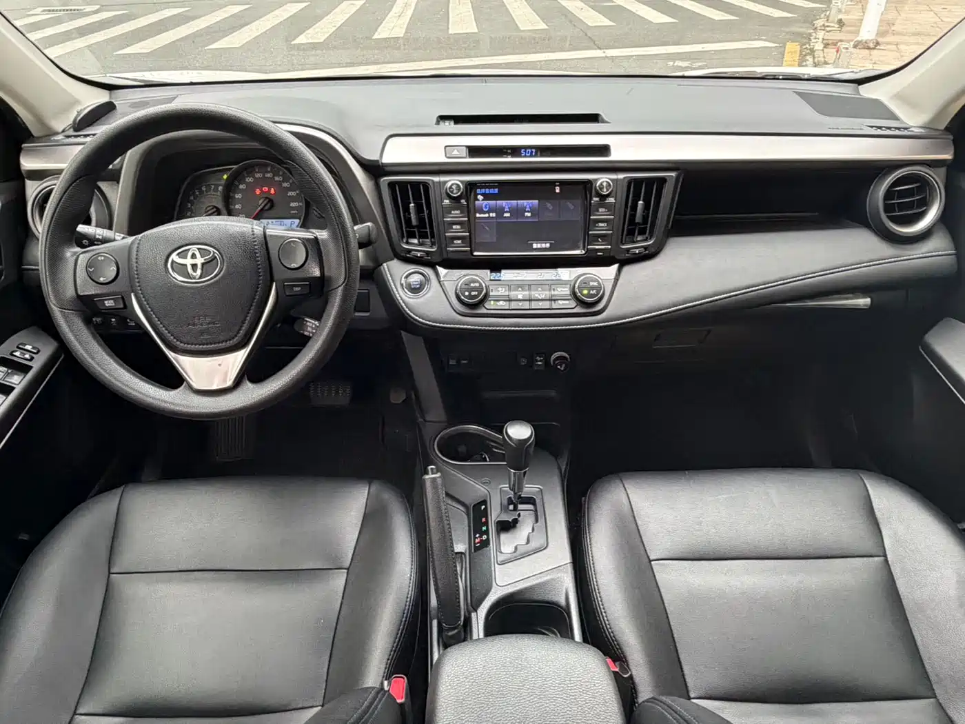 Toyota RAV4 Rongfang 2016 2.0L CVT 2WD Trend (China V) фото 6