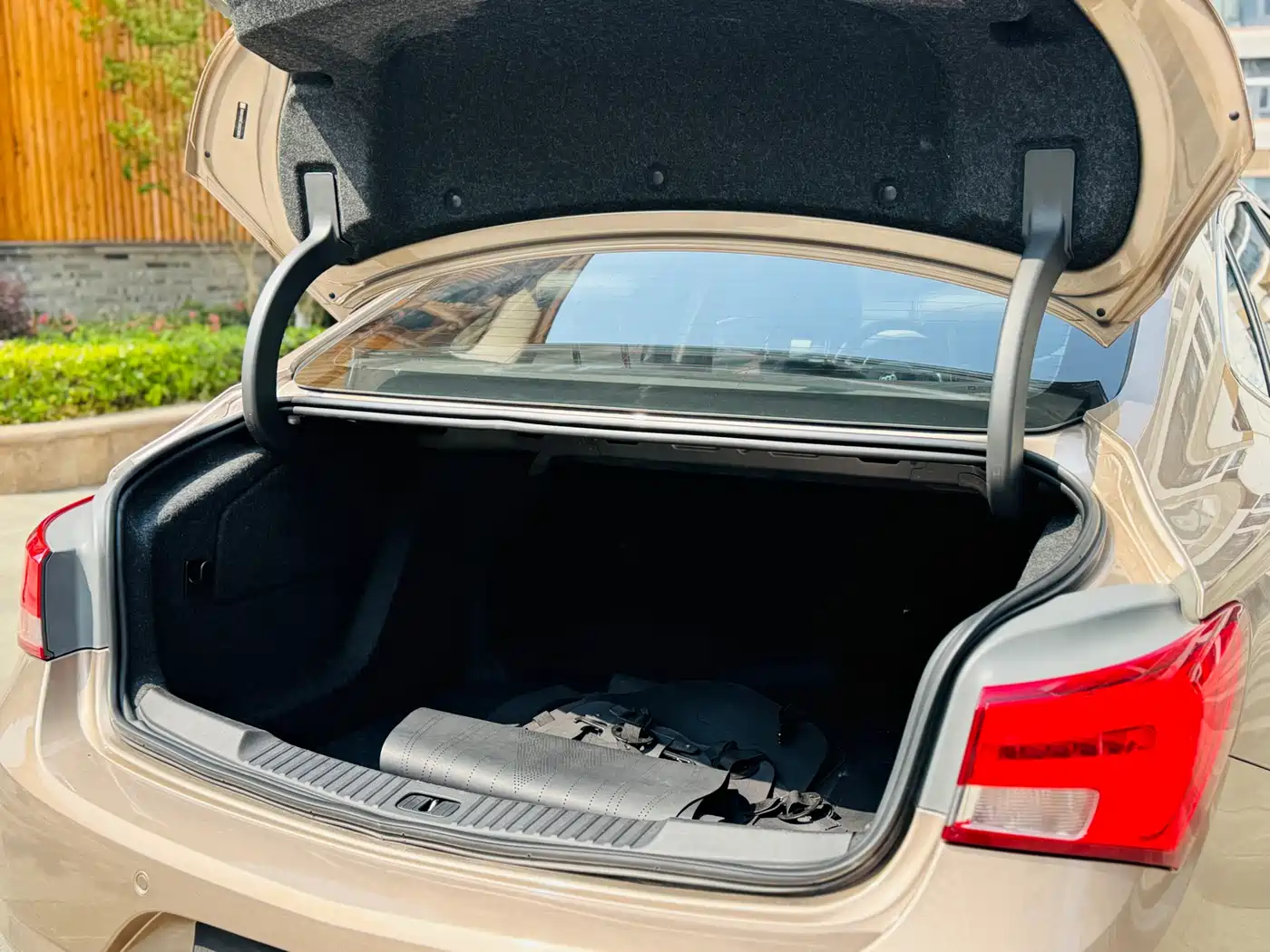 Buick Verano 2018 Sedan 20T Dual Clutch Leading фото 15
