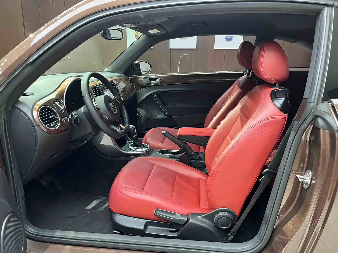 Volkswagen Beetle 2017 180TSI Enjoy фото 13