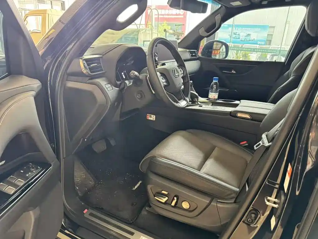 Lexus LX 2025 2025 700h OVERTRAIL Frontier Edition