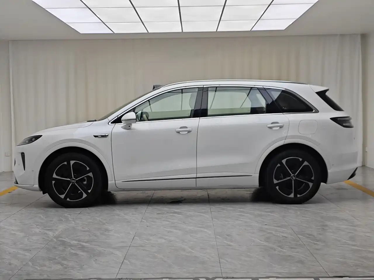 Фото 9 - Shangjie SUV