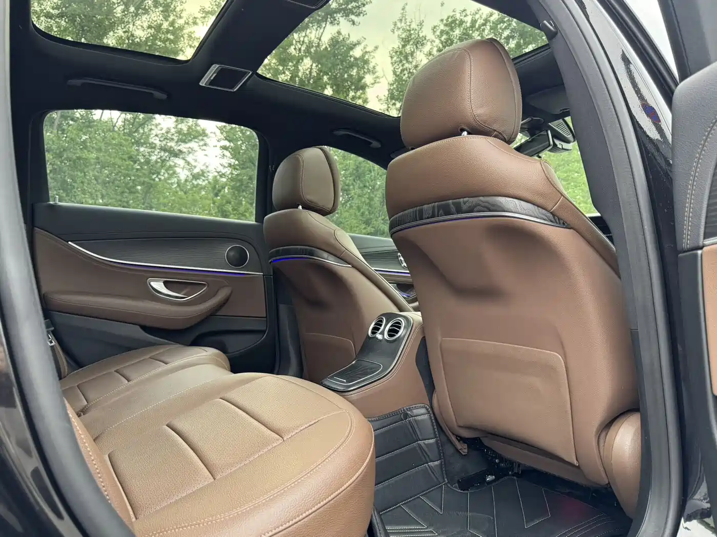 Mercedes-Benz E-Class 2022 E 260 L Sport фото 12