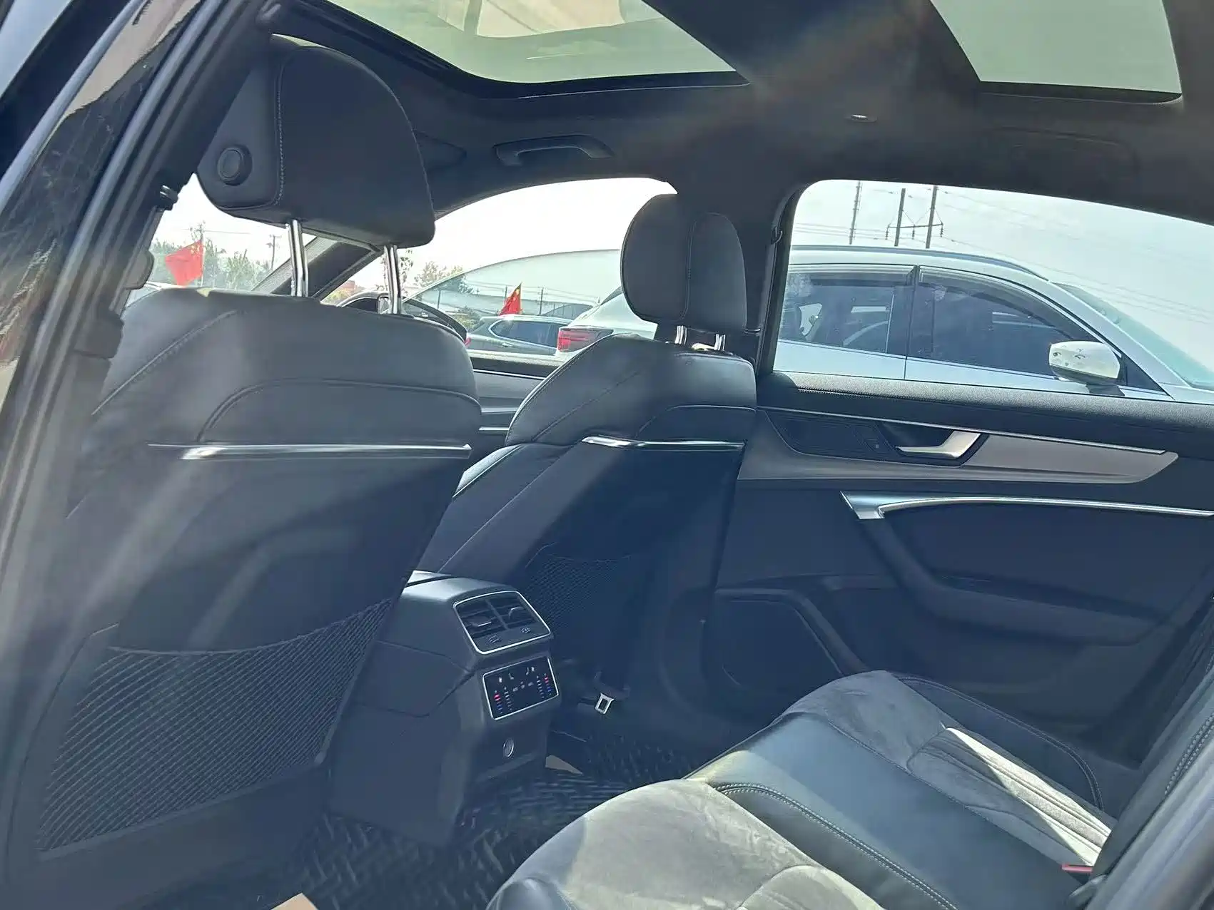 صورة 5 - Audi A6L New Energy