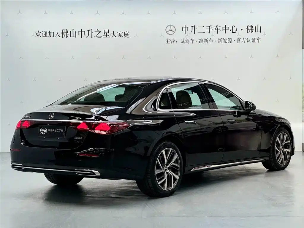 Mercedes-Benz E-Class 2024 E 300 L Fashion фото 2