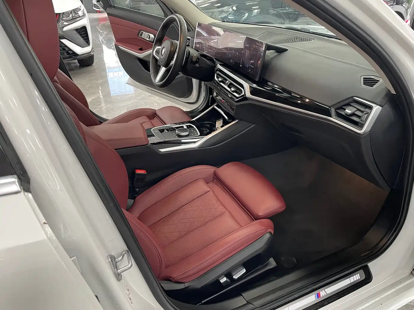 BMW 3 Series 2023 320Li M Sport Package фото 7