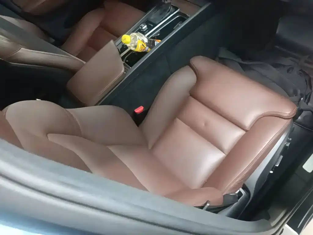 Фото 25 - Volvo XC60