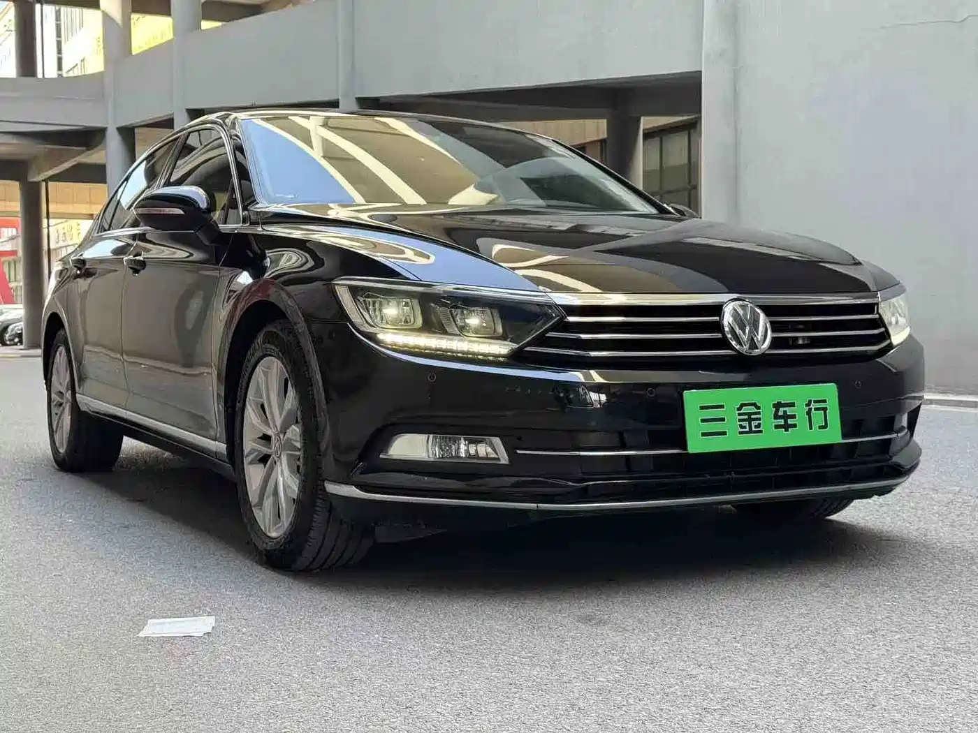 Volkswagen Magotan 2018 380TSI DSG Luxury фото 2