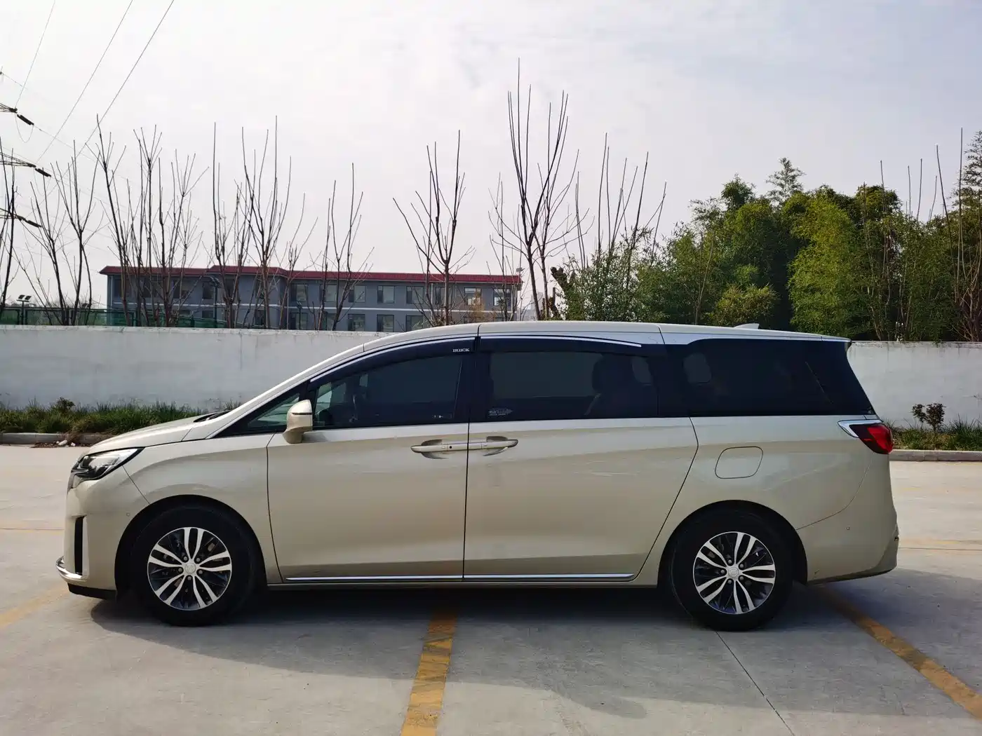 Buick GL8 2023 ES Landmaster Exclusive фото 3