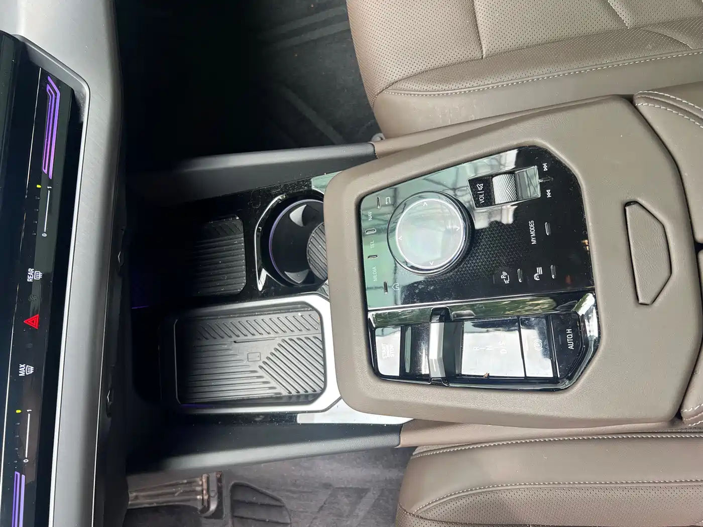 BMW 5 Series 2025 525Li M Sport Package фото 10