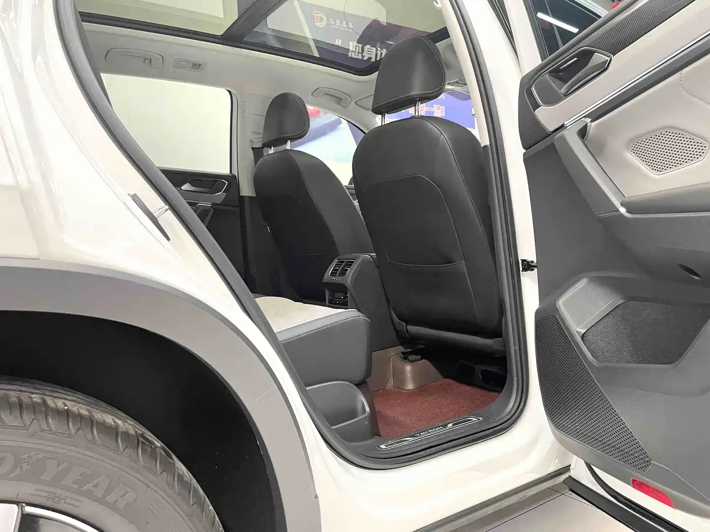 Volkswagen Tayron 2023 280TSI 2WD Luxury Plus Advanced Edition фото 13