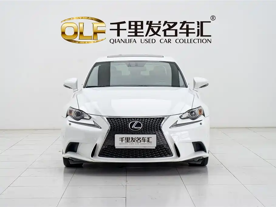 Lexus IS 2015 200t F SPORT фото 2