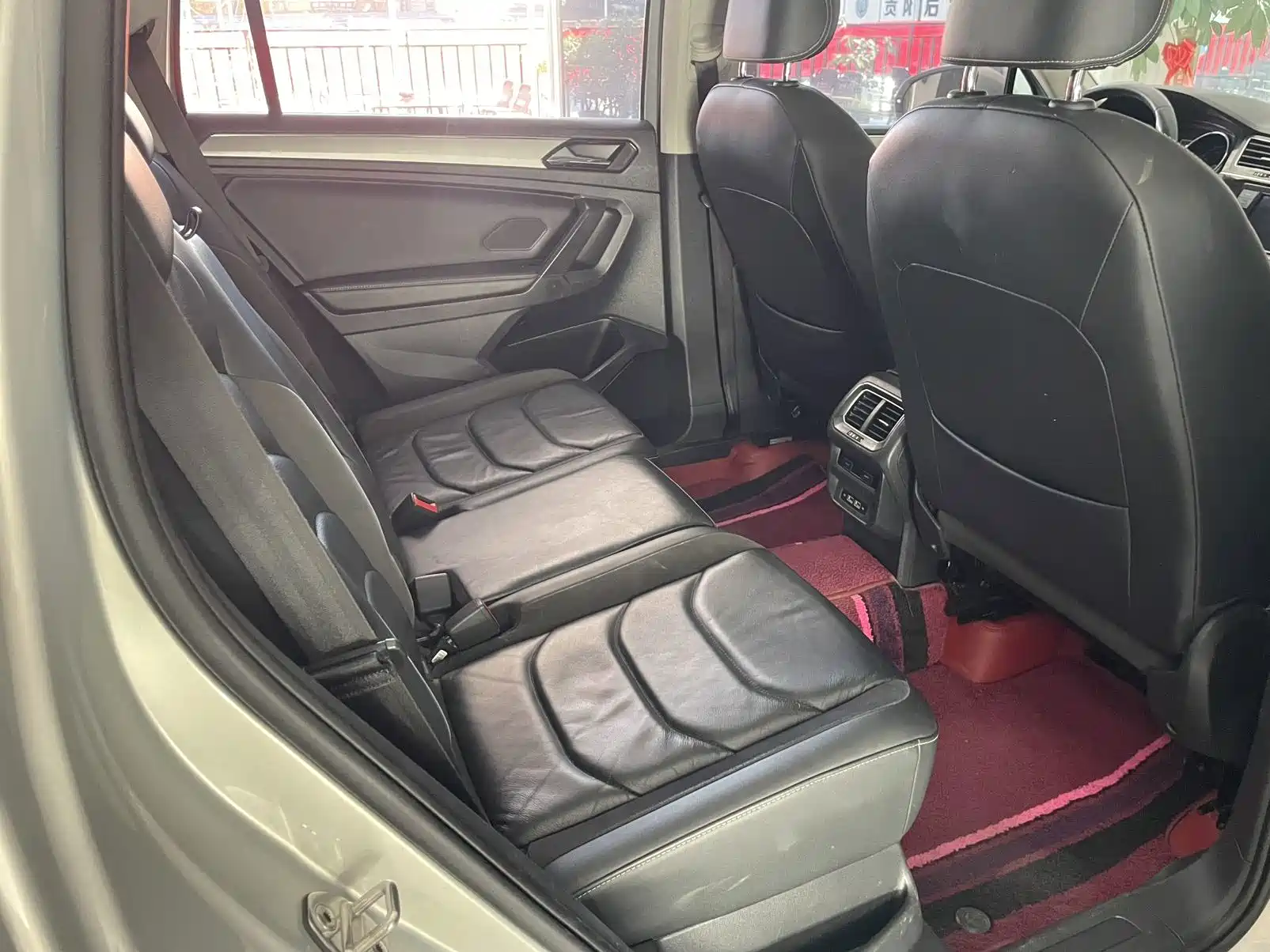 Фото 22 - Volkswagen Tiguan L