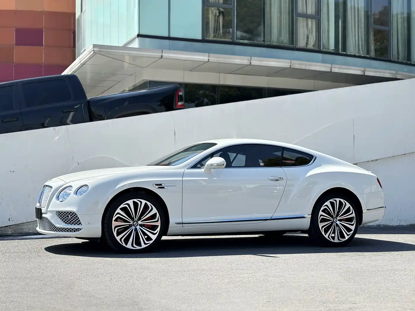 Bentley Continental 2017 4.0T GT V8 Standard фото 4