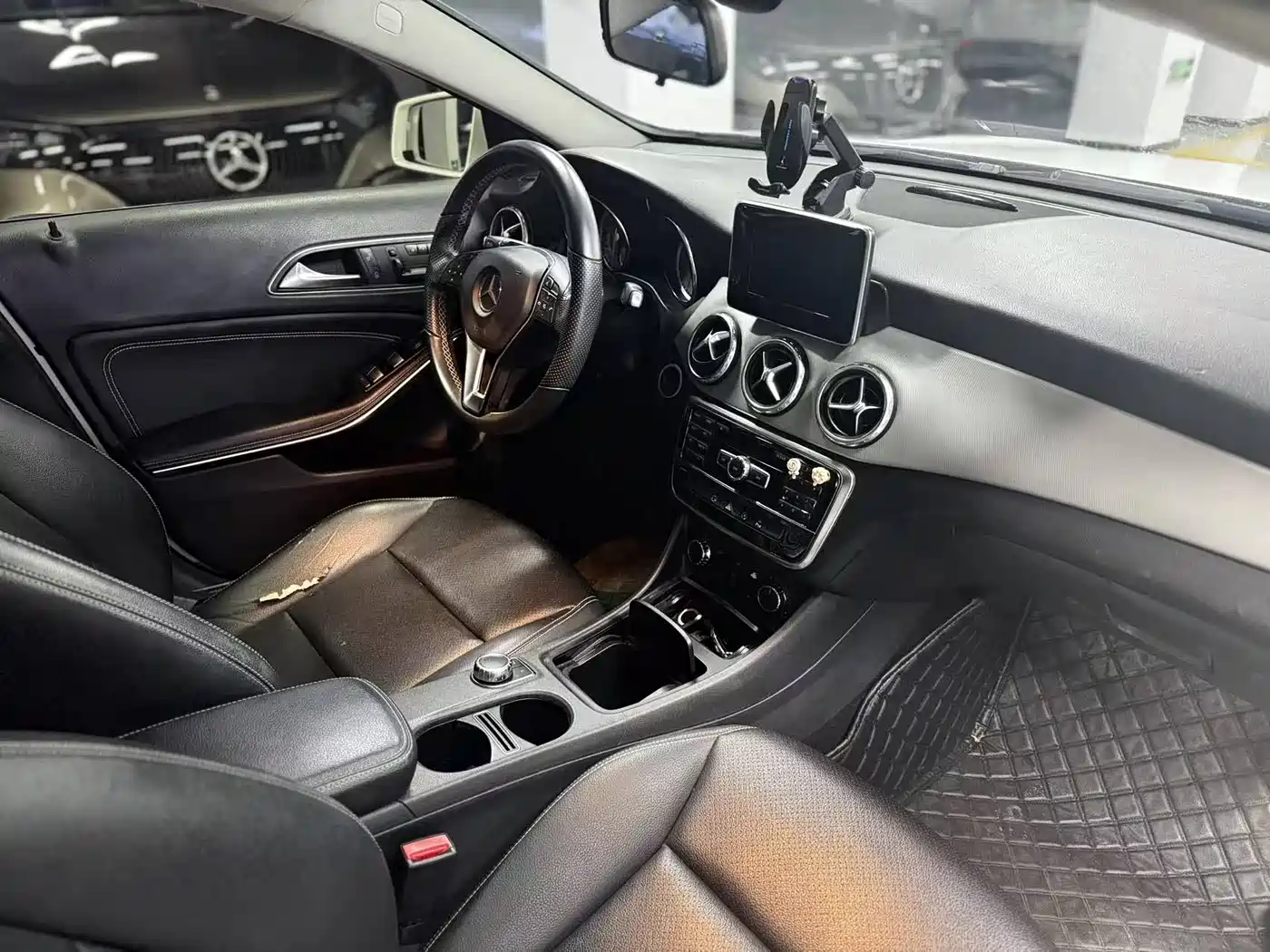 Mercedes-Benz GLA 2015 GLA 200 Dynamic фото 16