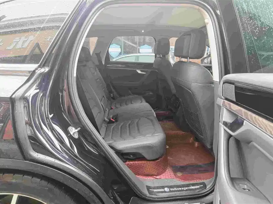 Volkswagen Touareg 2022 2021 3.0TSI R-Line Classic Sport Package