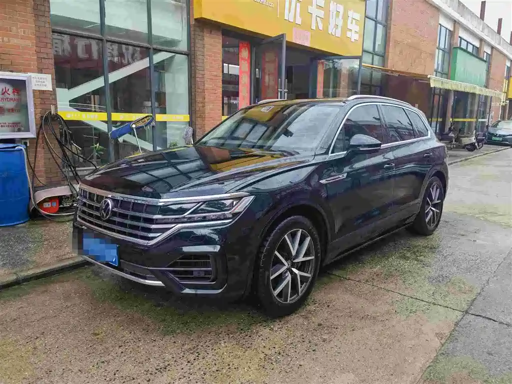 Volkswagen Touareg 2022 2021 3.0TSI R-Line Classic Sport Package