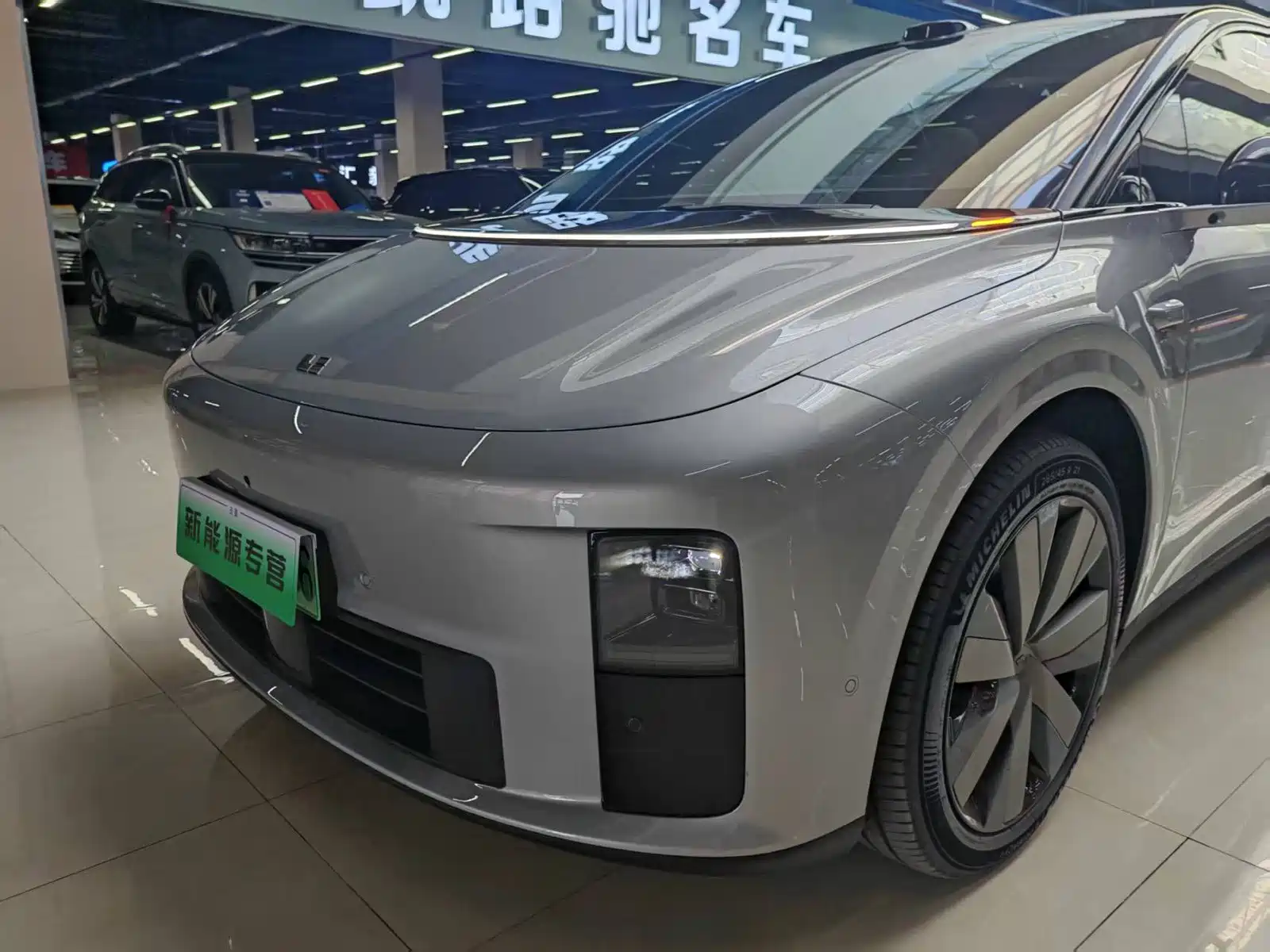 Фото 23 - Li Auto i6