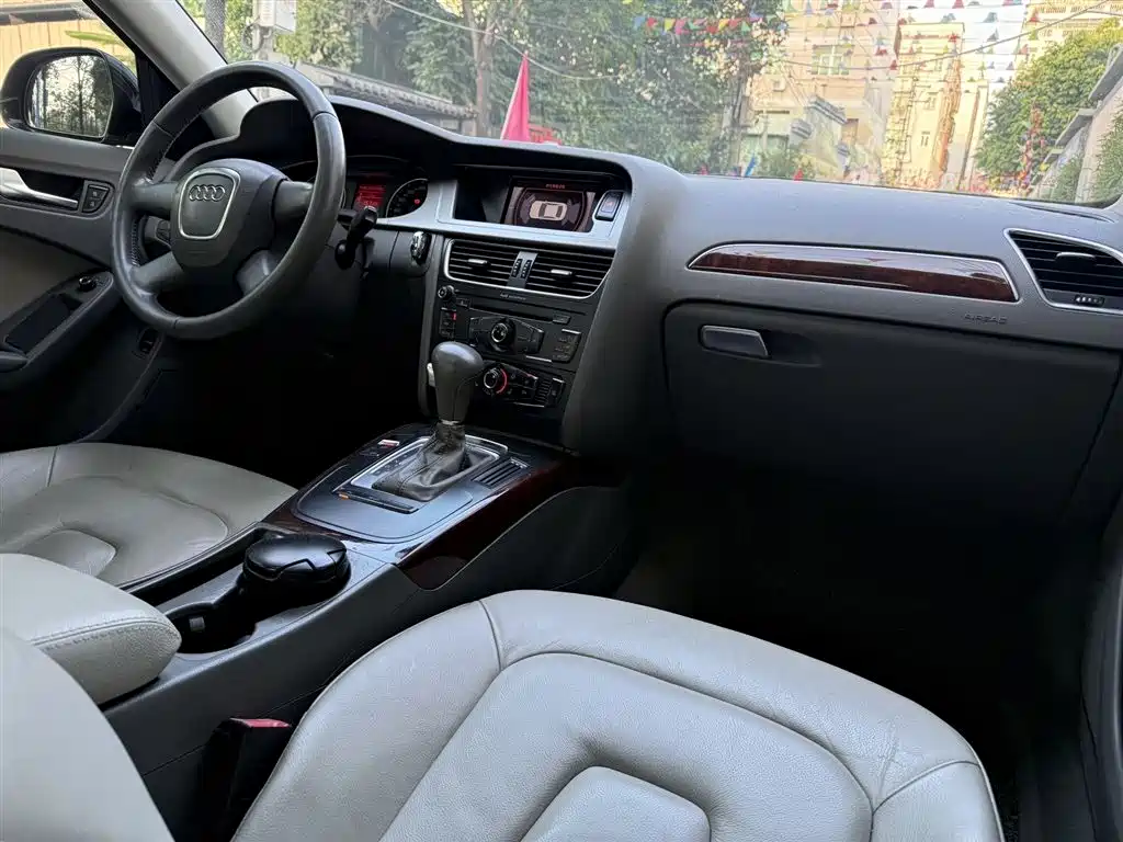 Audi A4L 2012 2.0 TFSI Auto Comfort фото 8