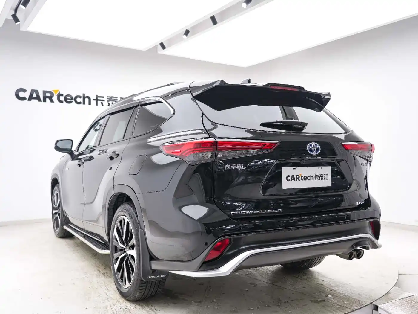 Toyota Crown Kluger 2021 2.5L HEV 4WD Premium фото 18