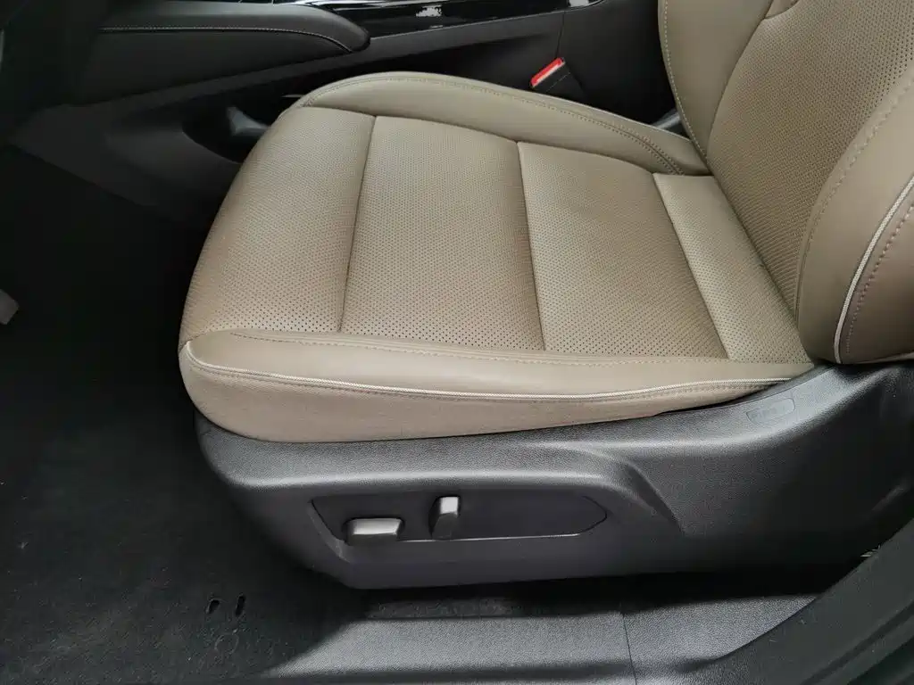 Фото 20 - Buick Envision Plus