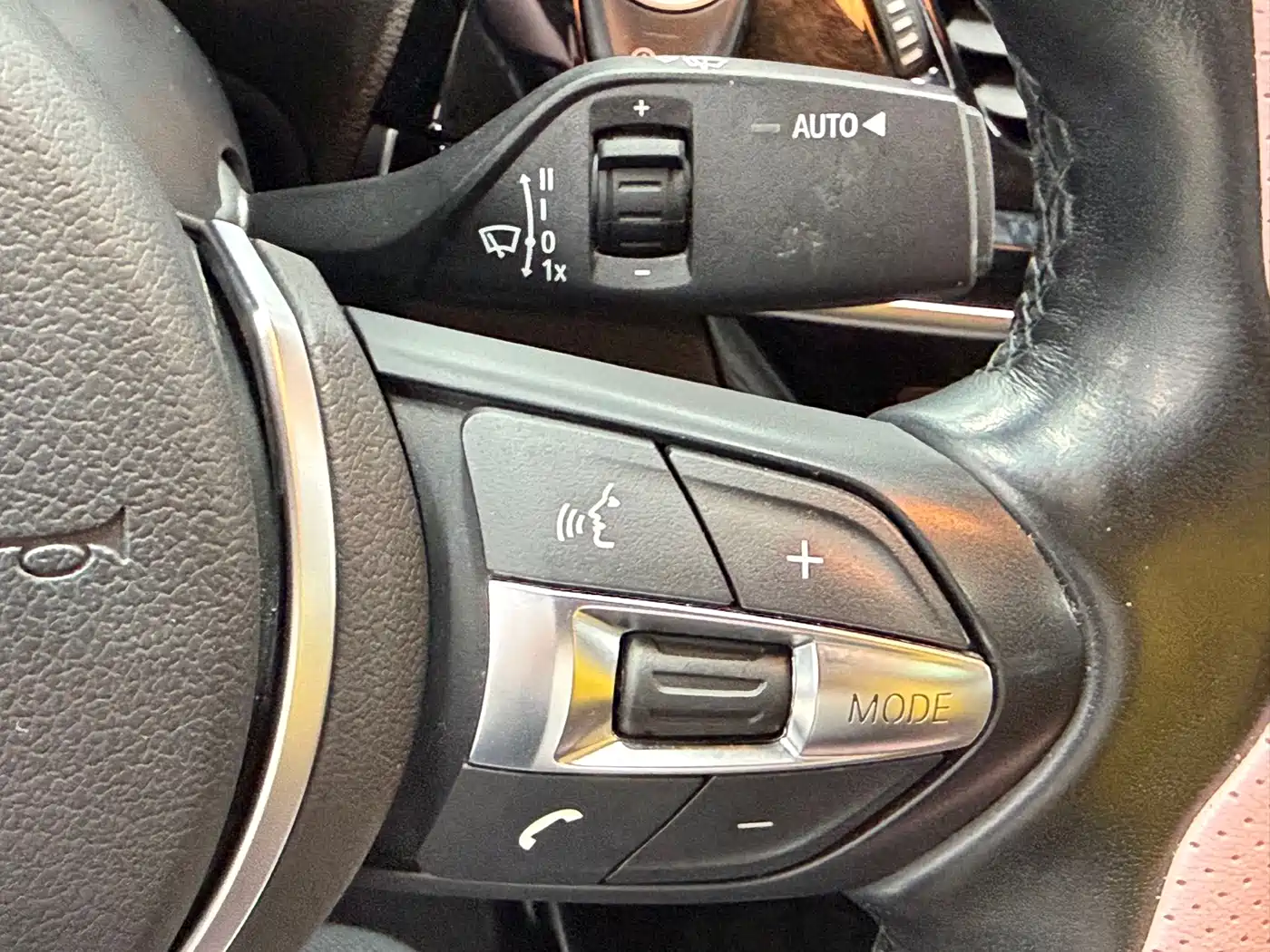 BMW 1 Series 2022 120i M Sport Shadow Edition фото 13