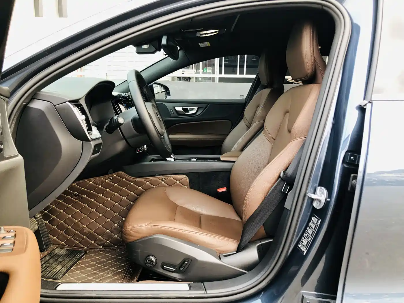 Volvo S60 2025 B4 Smart Luxury Edition фото 10