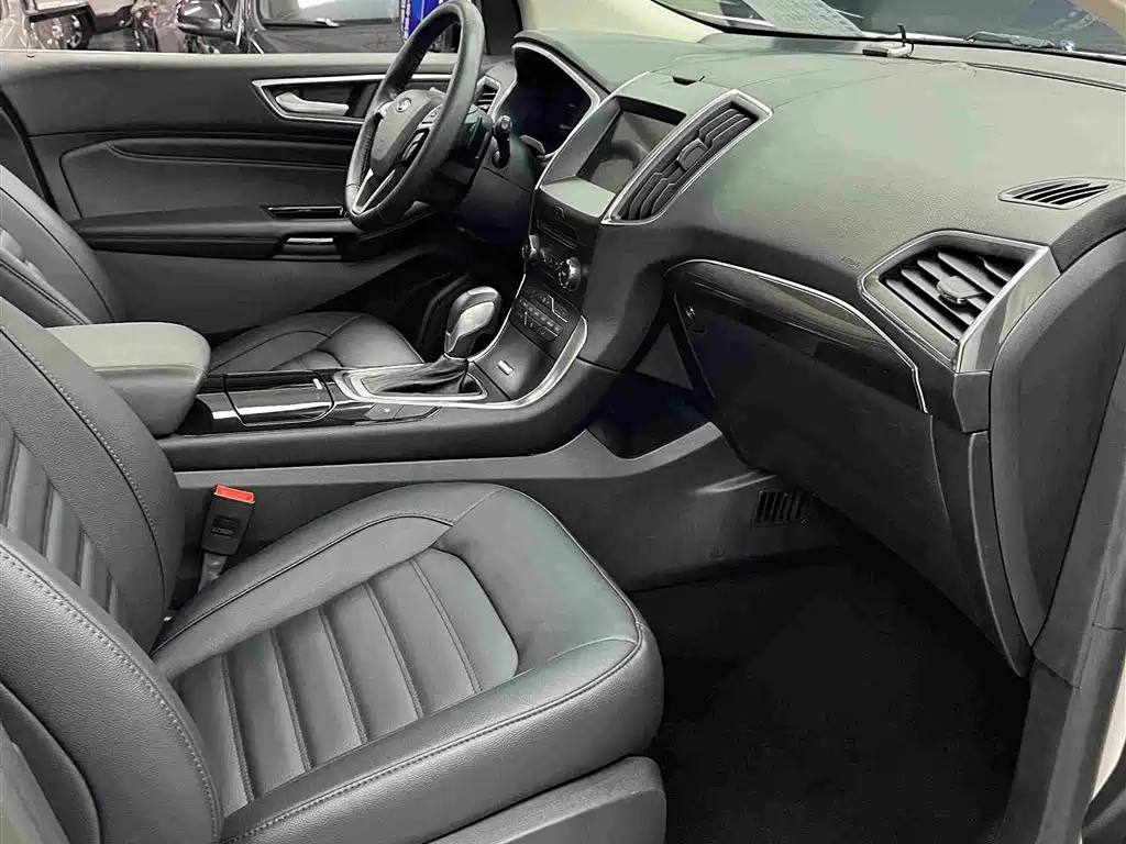 Ford Edge 2019 2018 EcoBoost 245 FWD Luxury 7-seater China V