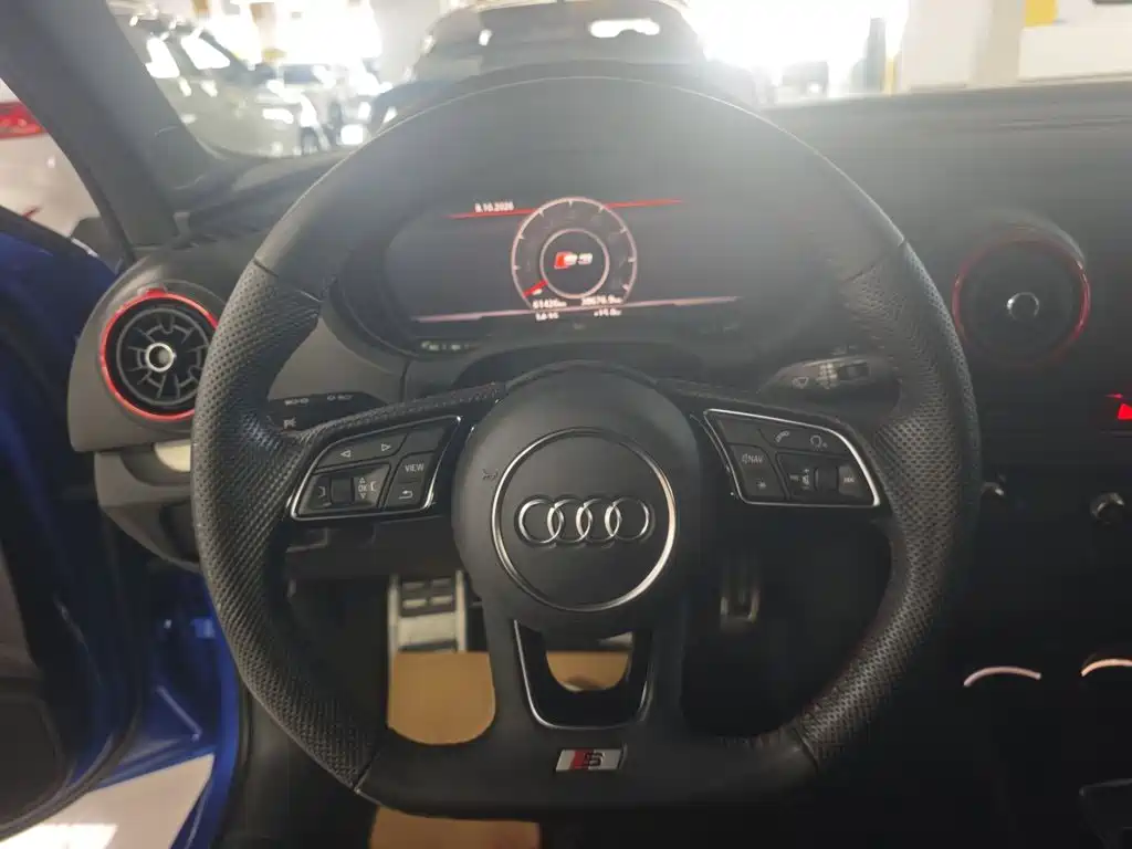 Photo 10 - Audi S3