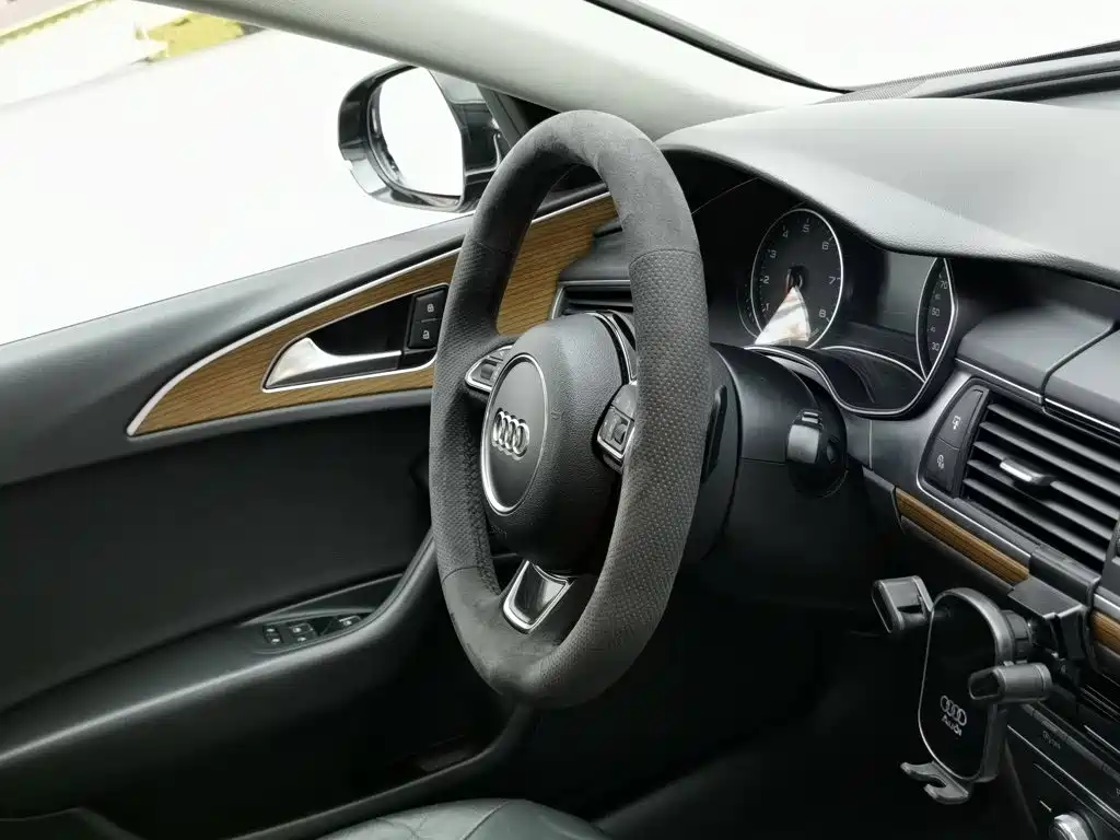 Фото 22 - Audi A6L