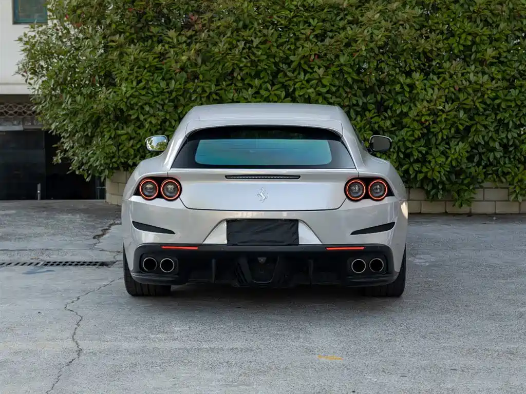 Ferrari GTC4Lusso 2017 2017 3.9T V8