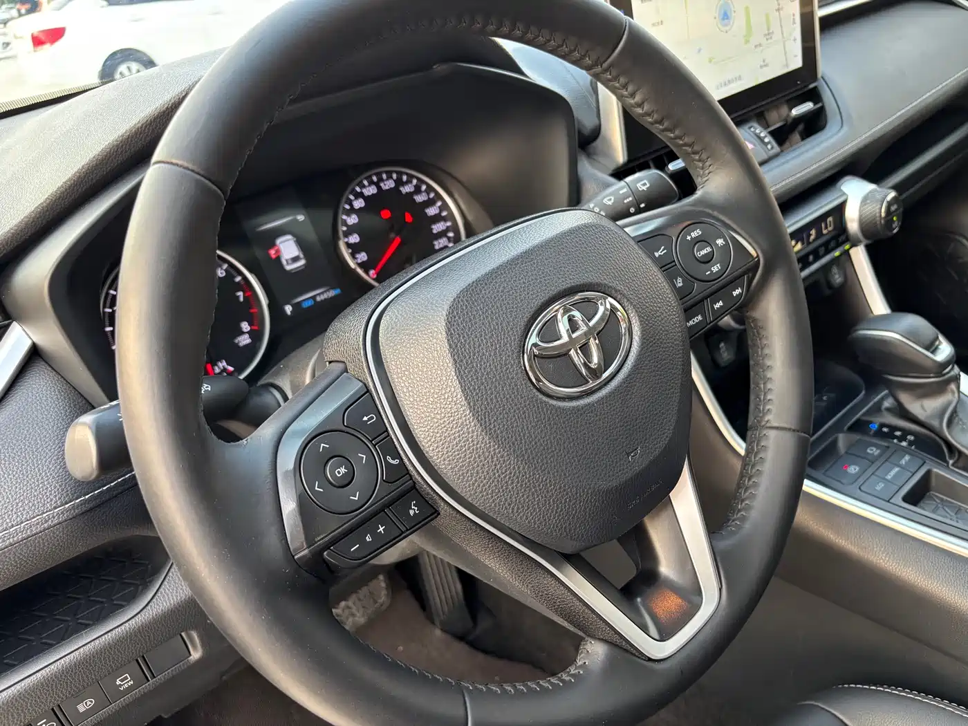 Toyota Wildlander 2022 2.0L CVT FWD Luxury PLUS Edition фото 6