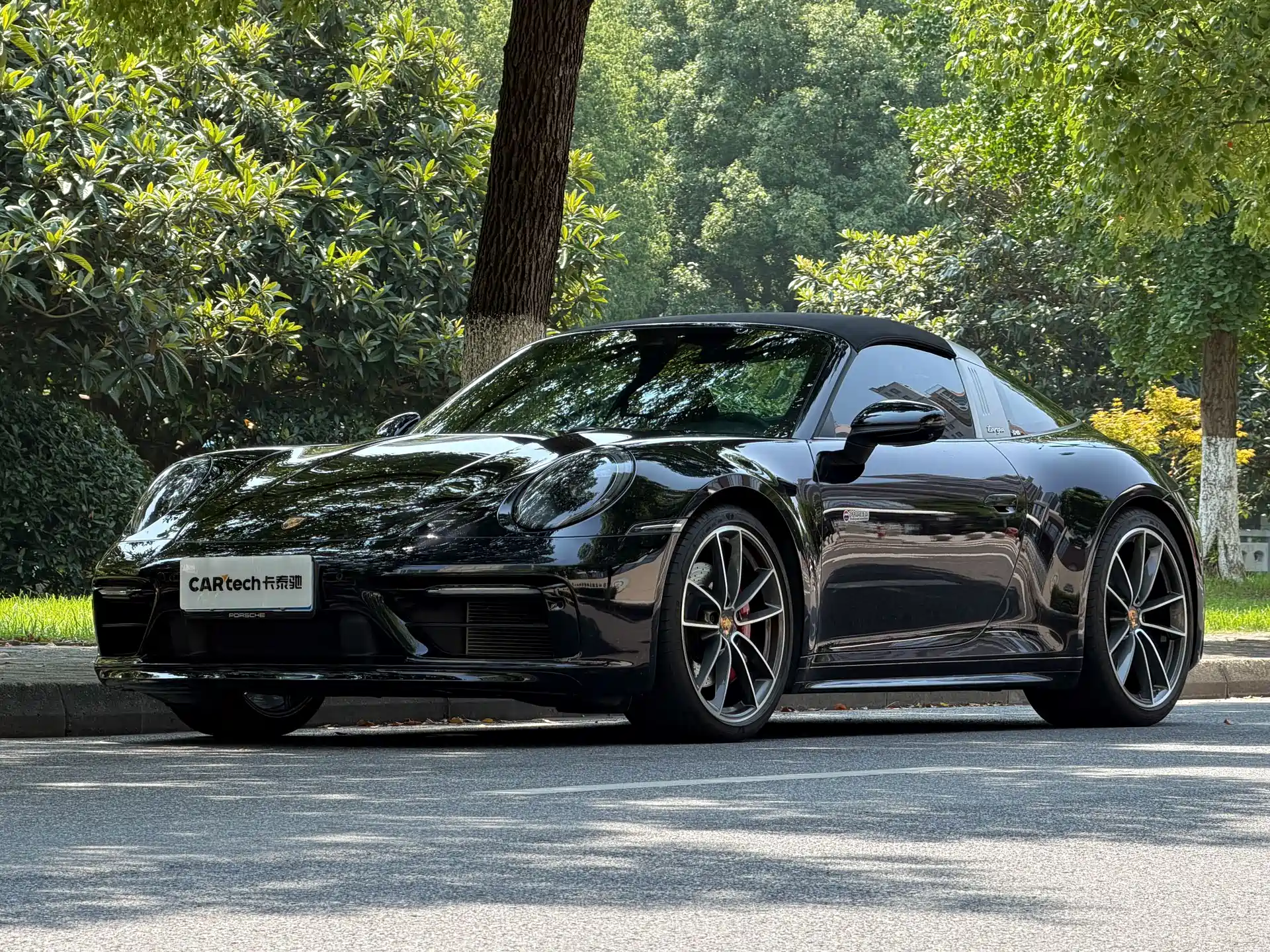 Photo 1 - Porsche 911
