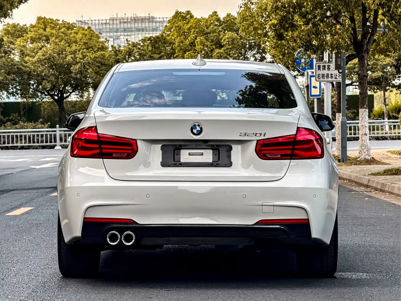 BMW 3 Series 2018 320i M Sport Package фото 5