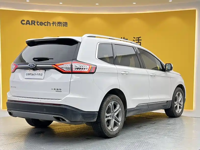 Фото 4 - Ford Edge