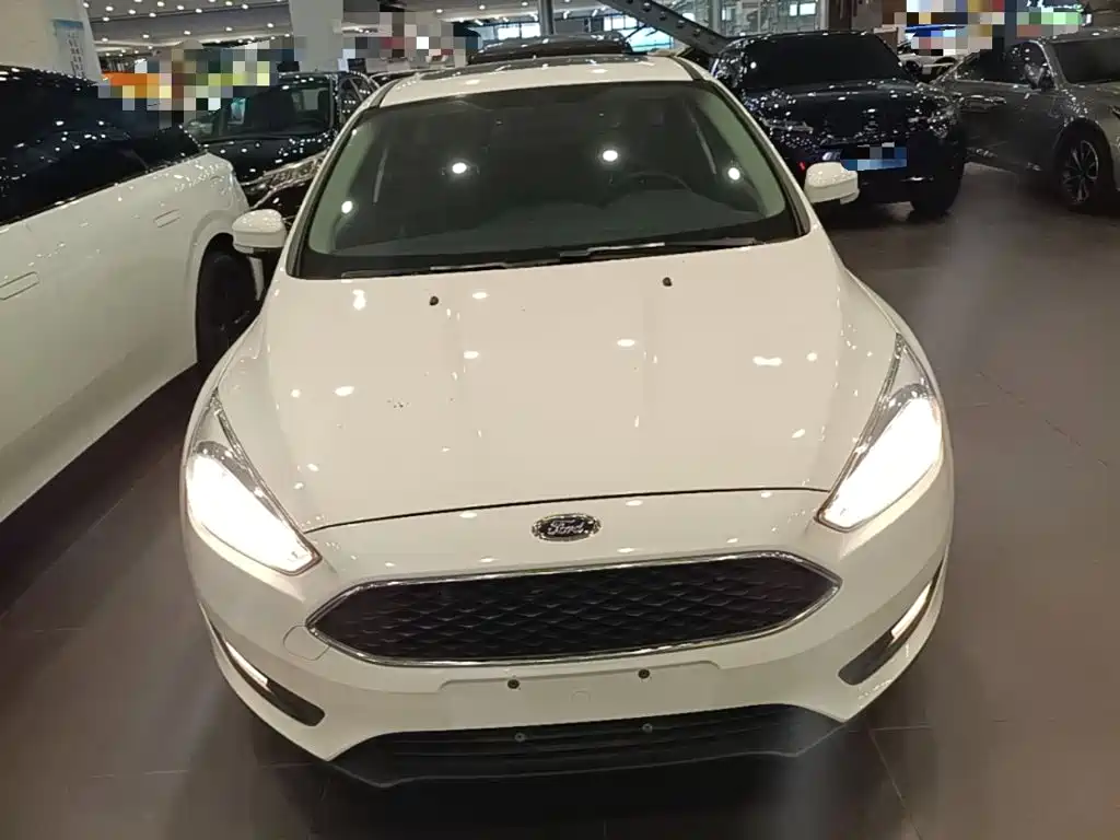 Фото 3 - Ford Focus
