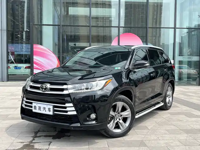 TOYOTA HIGHLANDER