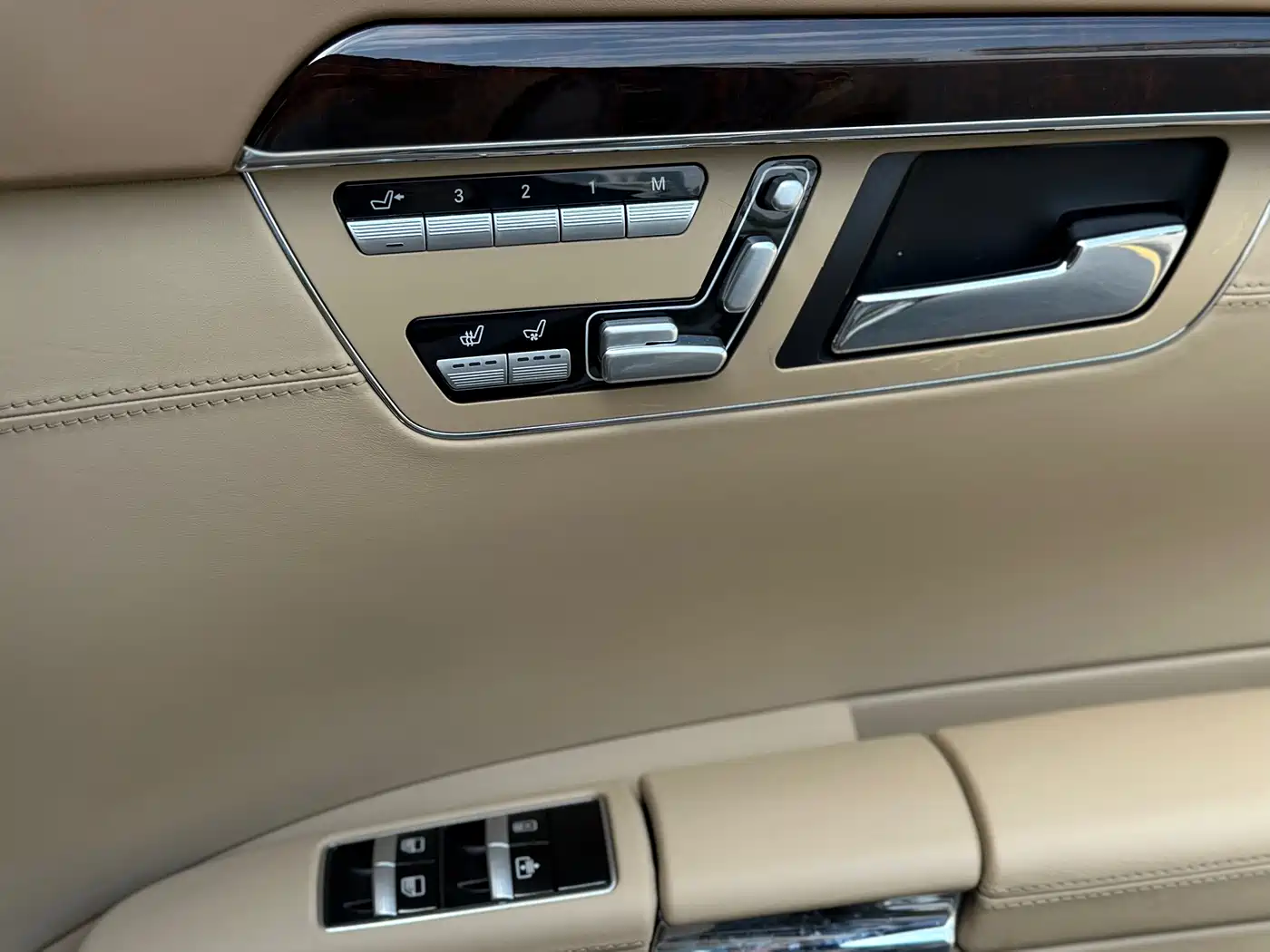 Mercedes-Benz S-Class 2012 S 500 L 4MATIC Grand Edition фото 14