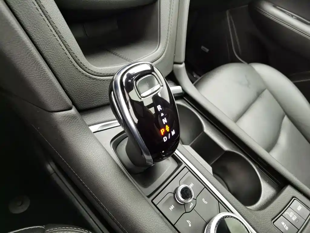 Photo 13 - Cadillac XT5
