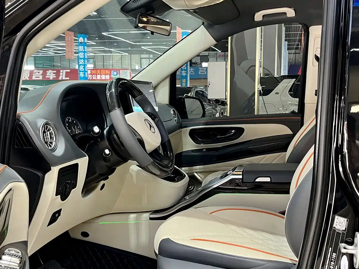 Mercedes-Benz Vito 2023 2.0T Business 7-Seater фото 12
