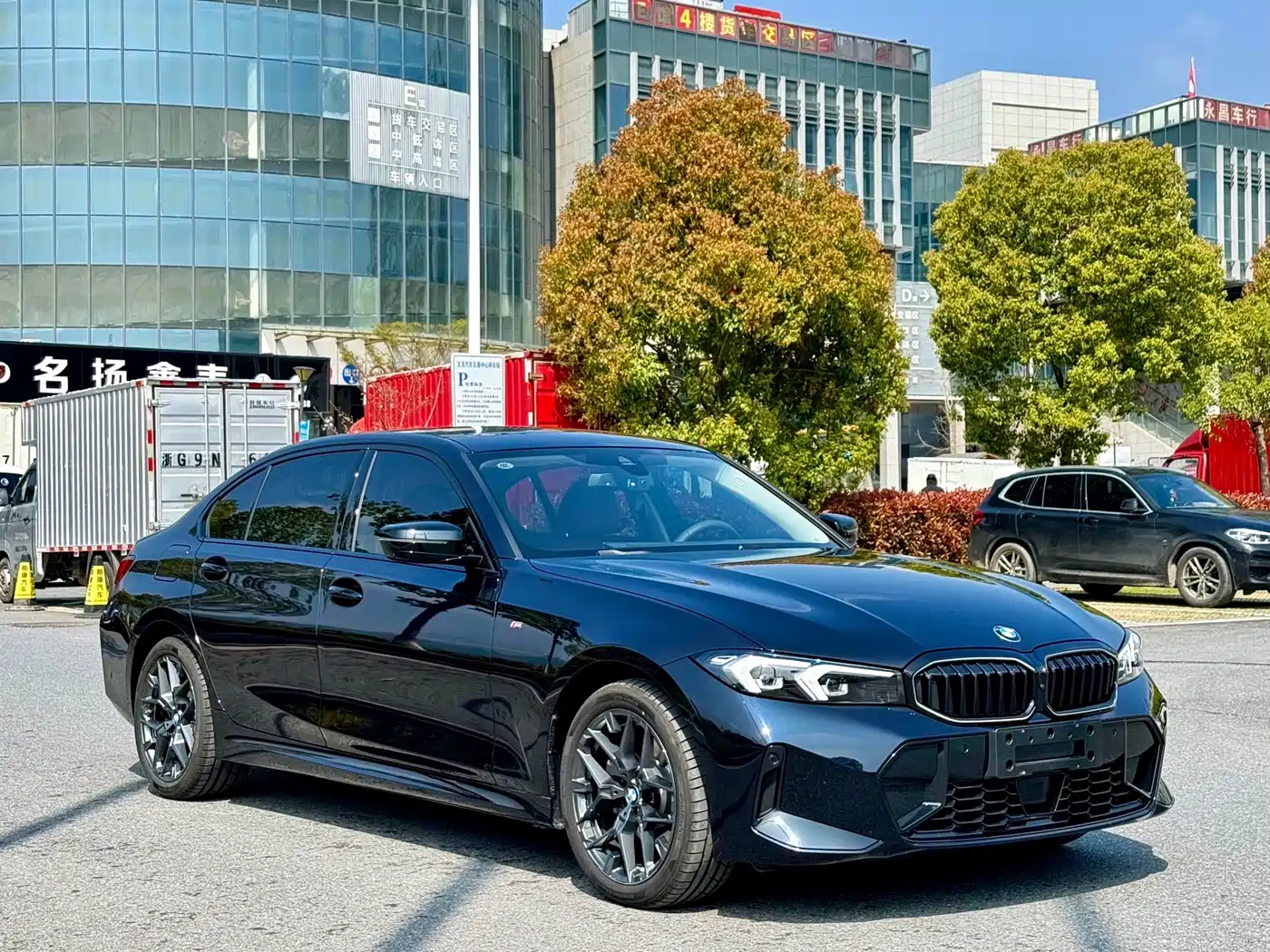 BMW 3 Series 2025 330Li M Sport Night Edition фото 3