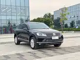 Фото 4 - Volkswagen Touareg