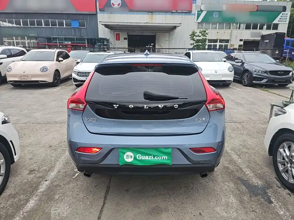 Фото 6 - Volvo V40
