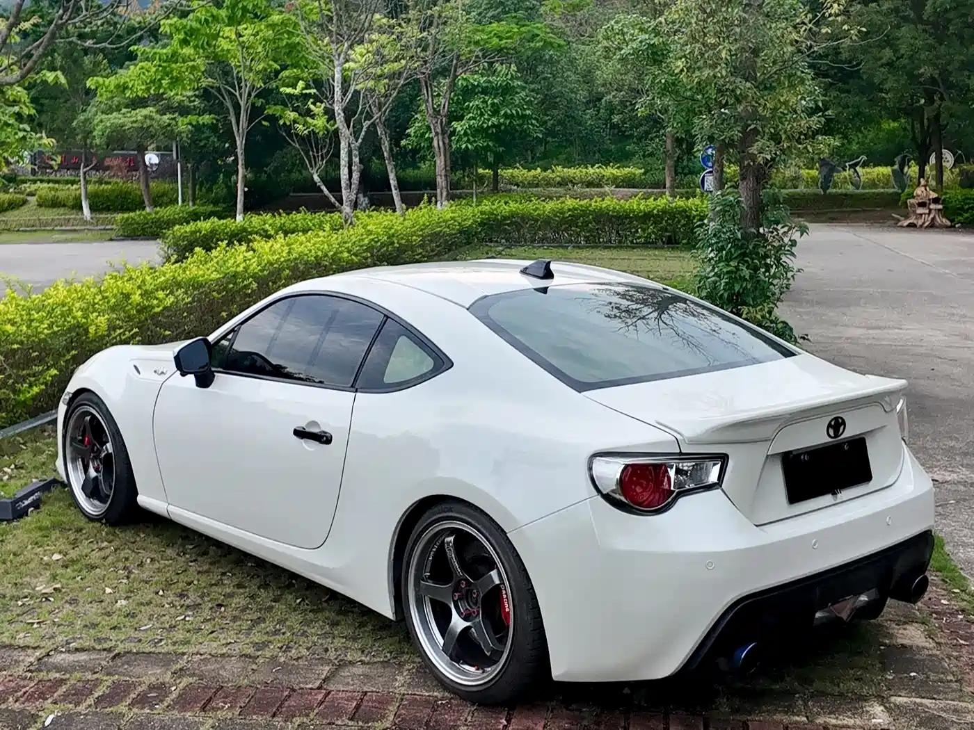 Toyota 86 2013 2.0L Automatic Luxury фото 15