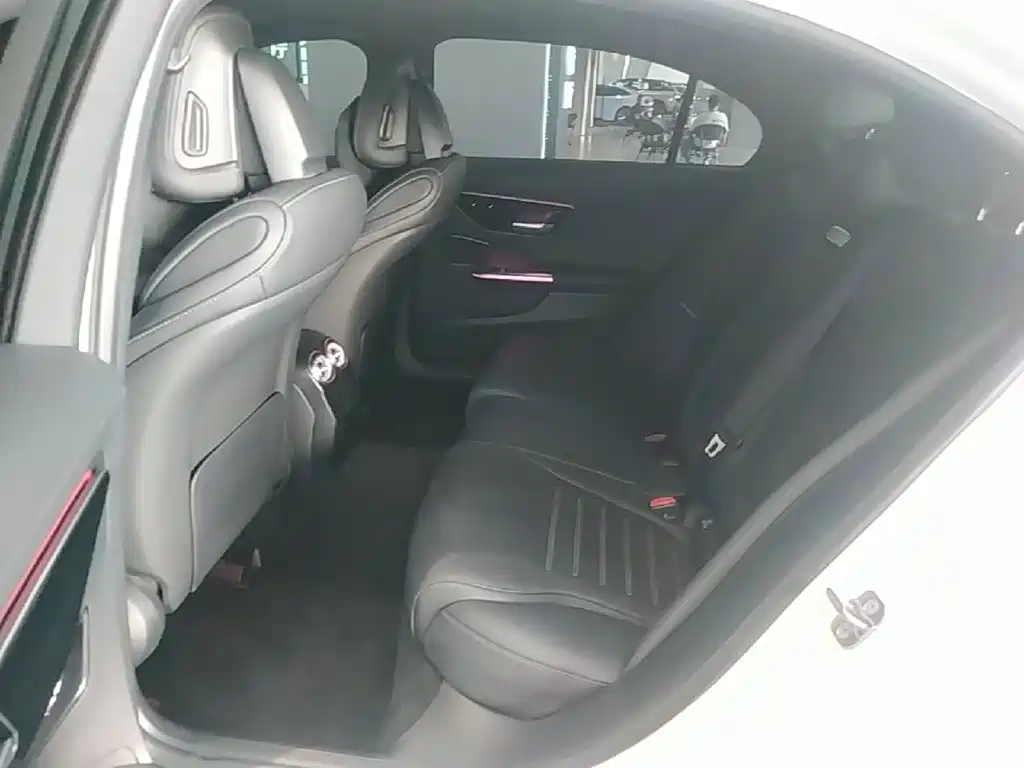 Фото 17 - Mercedes-Benz C-Class