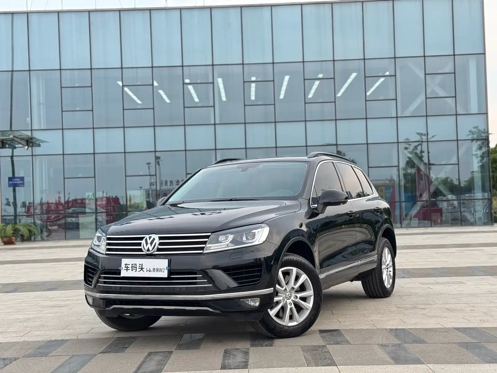 Фото 1 - Volkswagen Touareg