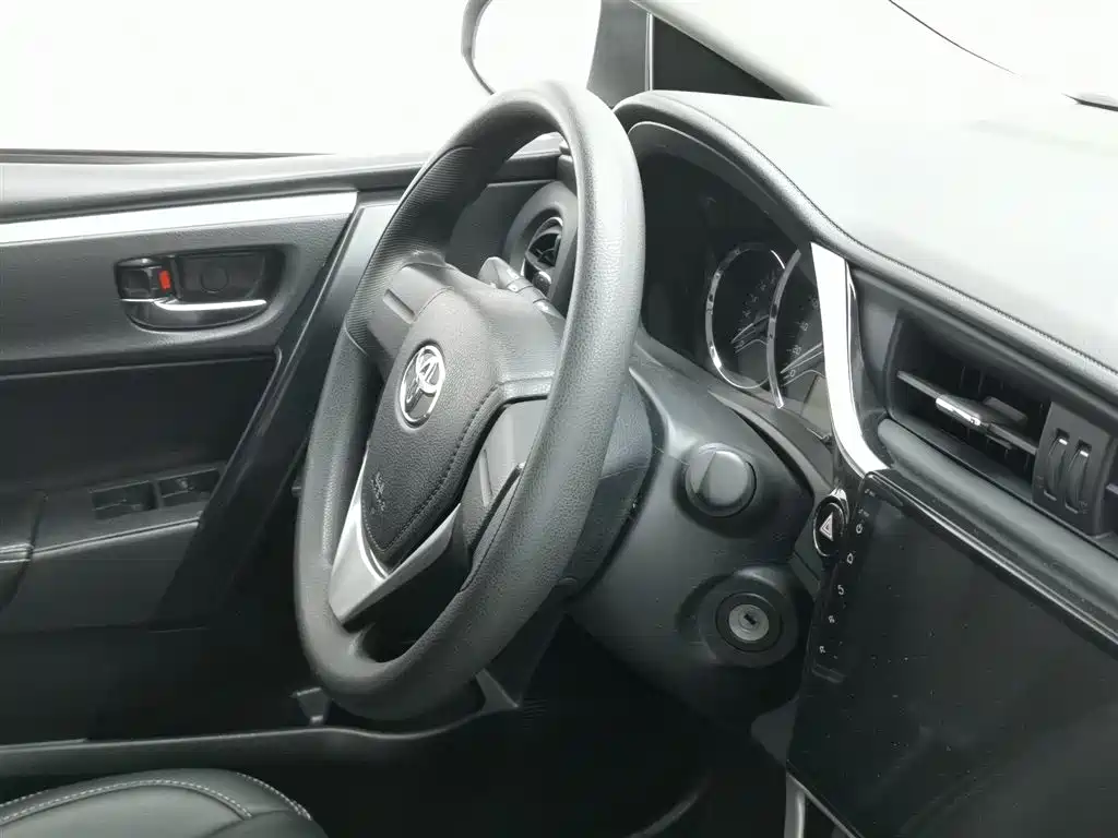 Toyota Corolla 2017 Facelift 1.2T S-CVT GL фото 22
