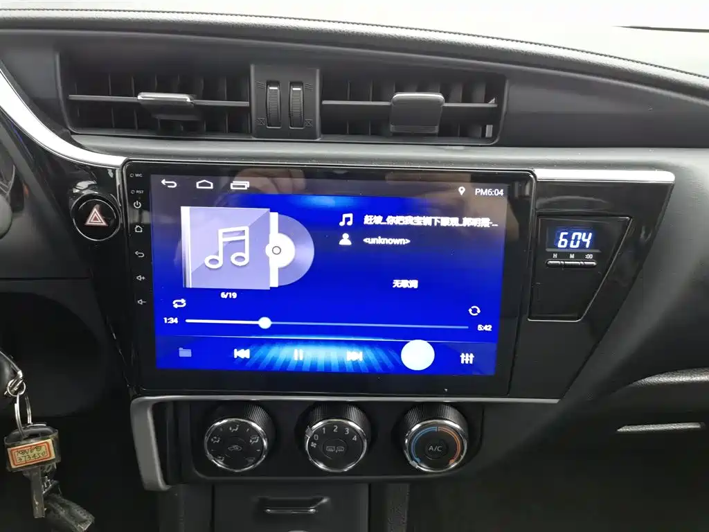 Toyota Corolla 2017 Facelift 1.2T S-CVT GL фото 12